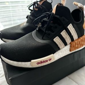 Adidas Disney x Women’s NMD1 R1